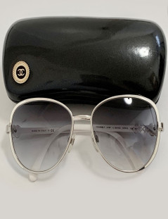 Lunettes camélia CHANEL blanches