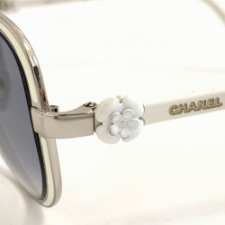 Lunettes camélia CHANEL blanches