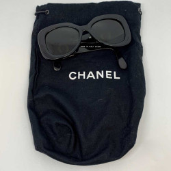 Vintage CHANEL Sunglasses CC in Gilt Metal and black acetate