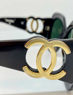 Vintage CHANEL Sunglasses CC in Gilt Metal and black acetate