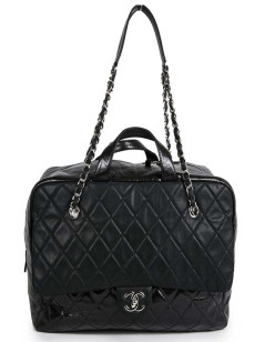 Sac cabas CHANEL cuir matelassé noir mat et cuir verni vieilli