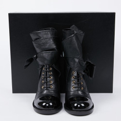 Boots CHANEL T39 noires bout vernis