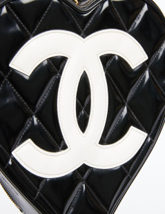 Sac coeur vintage CHANEL 