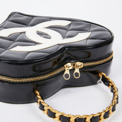 Sac coeur vintage CHANEL 