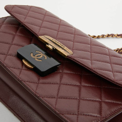 Sac CHANEL collector cuir matelassé bordeaux 