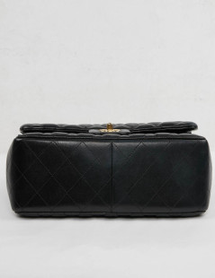 Grand sac classique CHANEL cuir matelassé noir