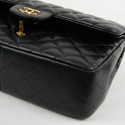 Grand sac classique CHANEL cuir matelassé noir