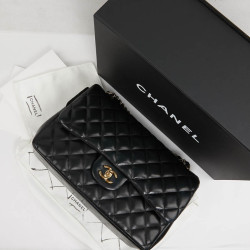 Chanel black  Jumbo quilted leather