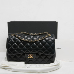 Grand sac classique CHANEL cuir matelassé noir