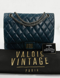 Sac 2.55 maxi CHANEL cuir d'agneau lisse bleu