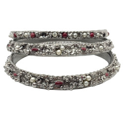 CHANEL silver, ruby and pearly beads 3 bracelet set