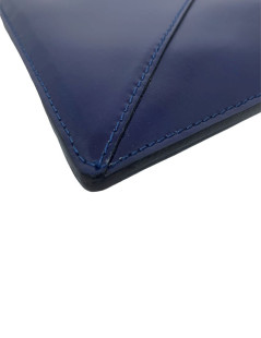 Pochette VIVIENNE WESTWOOD cuir verni bleu roi