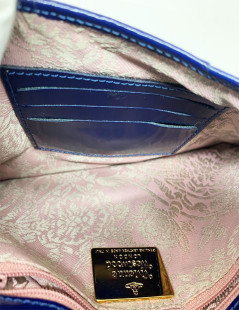 Pochette VIVIENNE WESTWOOD cuir verni bleu roi