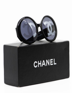 CHANEL Vintage "CC" sunglasses