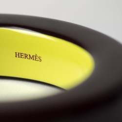 Bracelet HERMES Ariodante en bois laqué Marron et vert anis