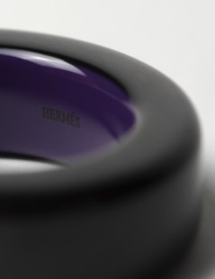 Bracelet HERMES bois laqué Ariodante noir et violet