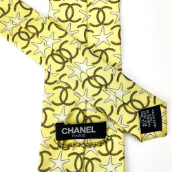 Cravate CHANEL jaune etoile des mer et CC