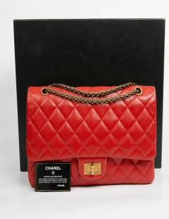 2.55 CHANEL cuir d'agneau rouge