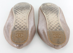 Ballerines CHANEL en toile métalisée rose T 37