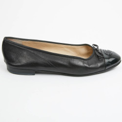 Ballerines T 40,5 CHANEL cuir noir