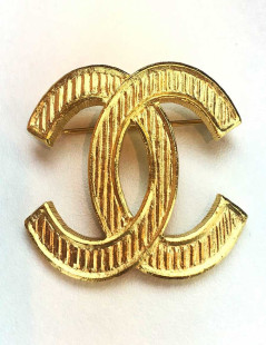 Broche CHANEL CC métal doré