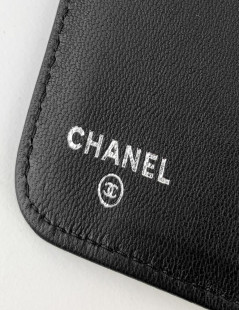 Protège IPAD CHANEL en cuir d'agneau noir