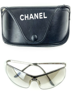 Solaires CHANEL rectangulaires et transparentes