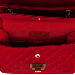 Sac CHANEL "Paris-Shanghai" satin duchesse rouge