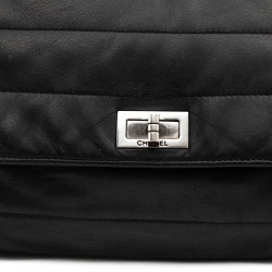 CHANEL sac en cuir souple noir