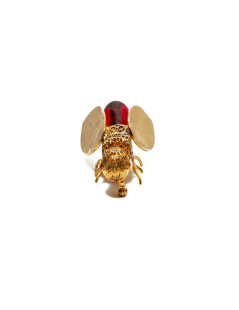 MARGUERITE DE VALOIS red bee brooch