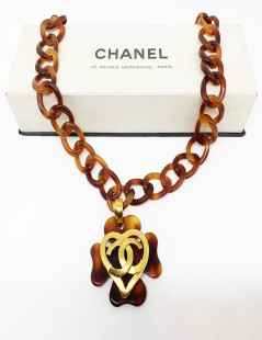 Collier écaille CHANEL coeur doré 