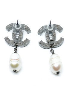 Boucles d'oreille CHANEL