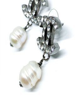 Boucles d'oreille CHANEL