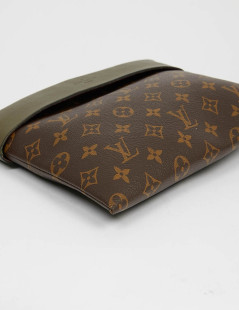 LOUIS VUITTON pochette monogram et revers kaki