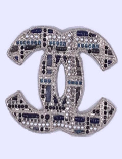 Grosse broche CHANEL CC argent, perles et pâte de verre