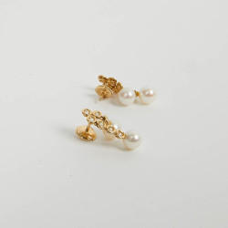 Boucles d'oreille POIRAY or perles et brillants