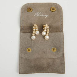 Boucles d'oreille POIRAY or perles et brillants