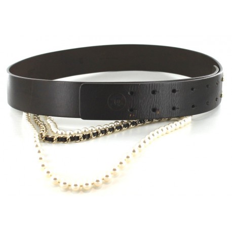 Ceinture CHANEL en cuir marron et perles blanches